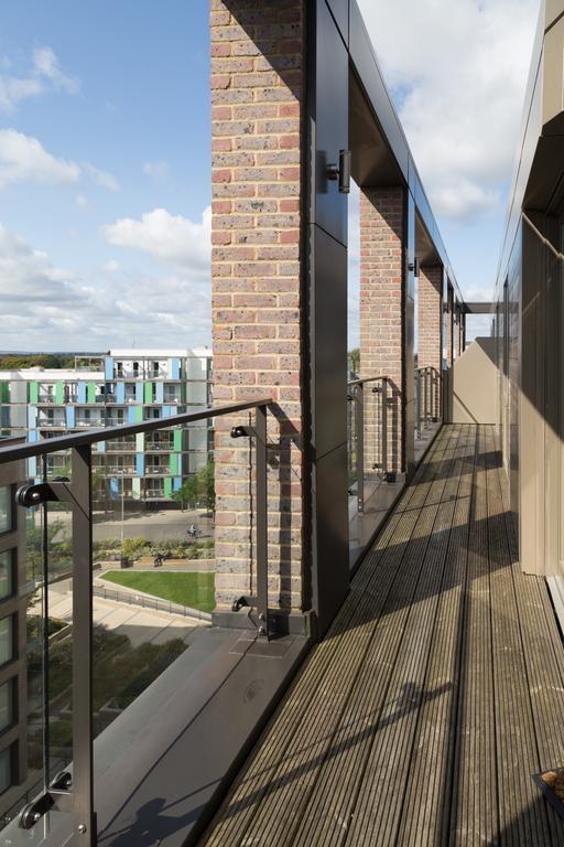 Modern Penthouse, 2 Mins Walk From Cambridge Station, Lift Access, Secured Gated On-Site Parking, Self Check-In, Super Fast Wifi, Terrace & Sleeps 6 Cambridge (Cambridgeshire) Exterior photo